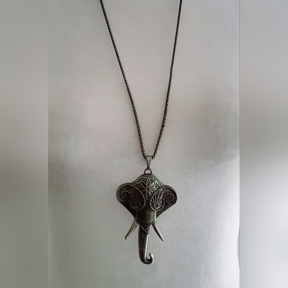 Pewter Tone Elephant Pendant Necklace Ornate Design Ribbed Trunk + Tusks Rustic - Picture 2 of 7